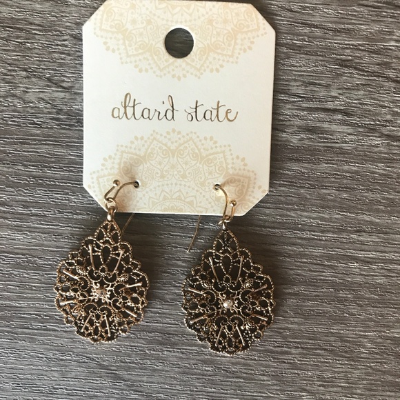Altar'd State Jewelry - NEW Altar'd State Gold Chandelier Earrings